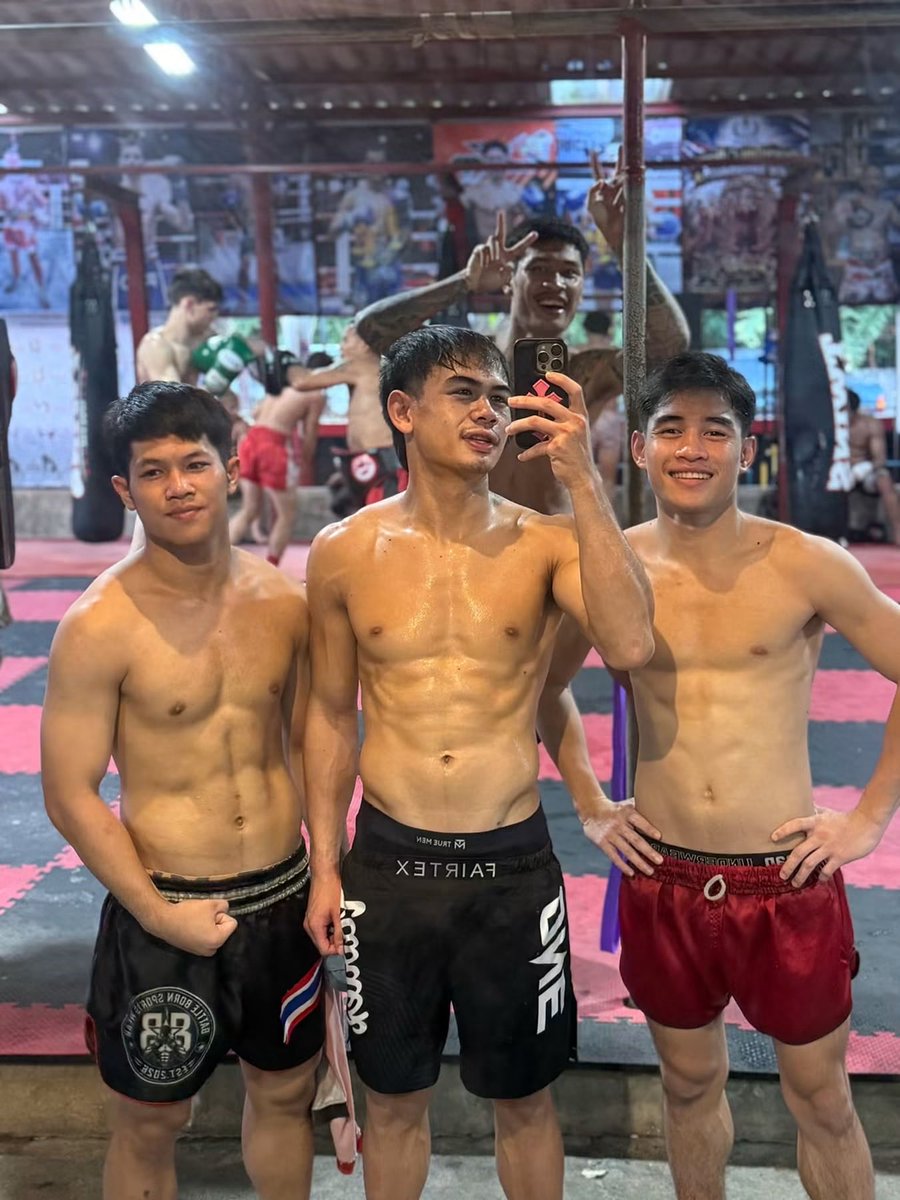 hnkvs11's tweet photo. 😁…ก็ยังอุตส่าห์มีเวลากัน…ดีต่อใจเนอะ…🥰 https://t.co/mG1Bg23kzR