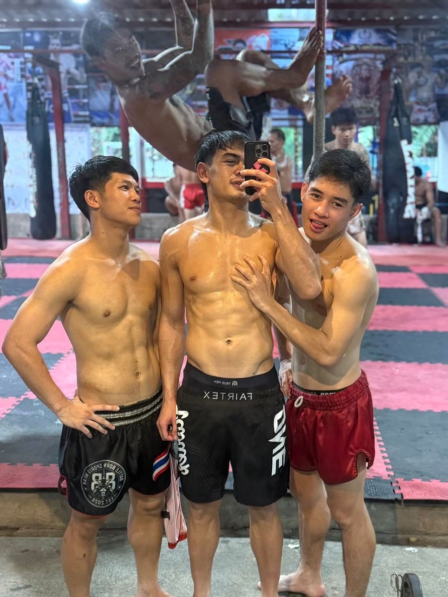 hnkvs11's tweet photo. 😁…ก็ยังอุตส่าห์มีเวลากัน…ดีต่อใจเนอะ…🥰 https://t.co/mG1Bg23kzR