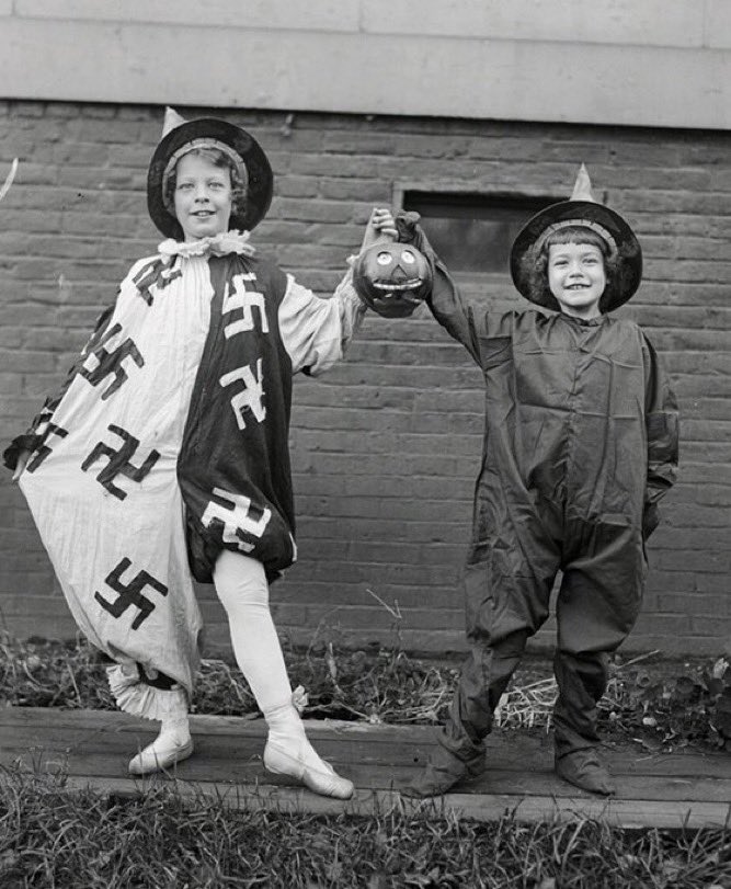 byDanSone's tweet photo. Hörde att halloween närmar sig https://t.co/0lV0TK1Dw7