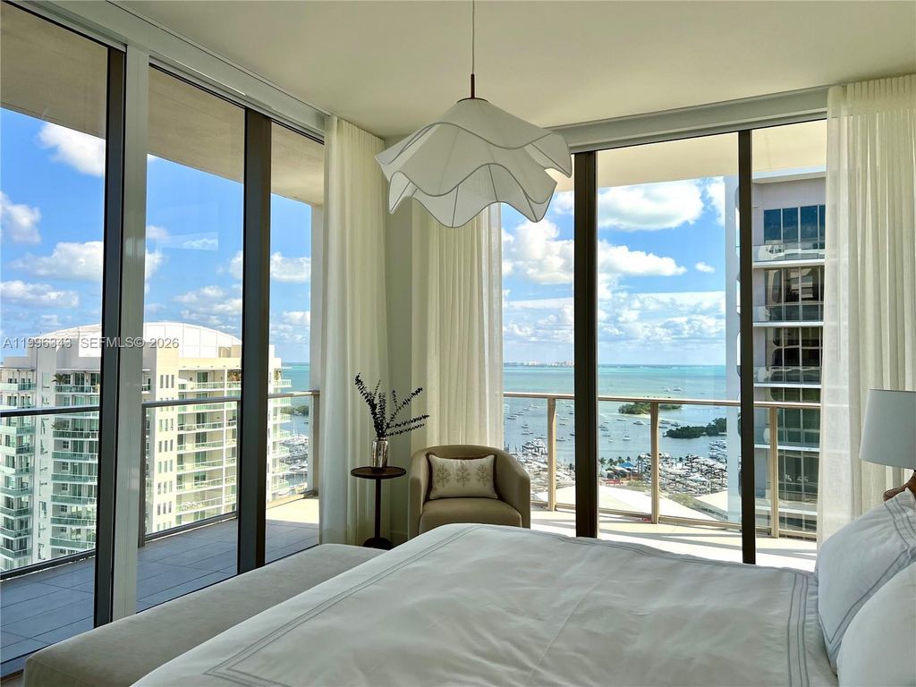 panicsellingxyz's tweet photo. The Cipriani family's Mr. C Residences in Coconut Grove: a corner condo there is now $1.35M cheaper.

📍 2678 Tigertail Ave, Apt 2006, Miami

🛏️ 3 bed · 2,058 sqft · bay views

📉 Was $5.6M → Now $4.25M (−24.1%)

Full price history and every photo on Luxury Price Drops. https://t.co/xXgnJ5PIea