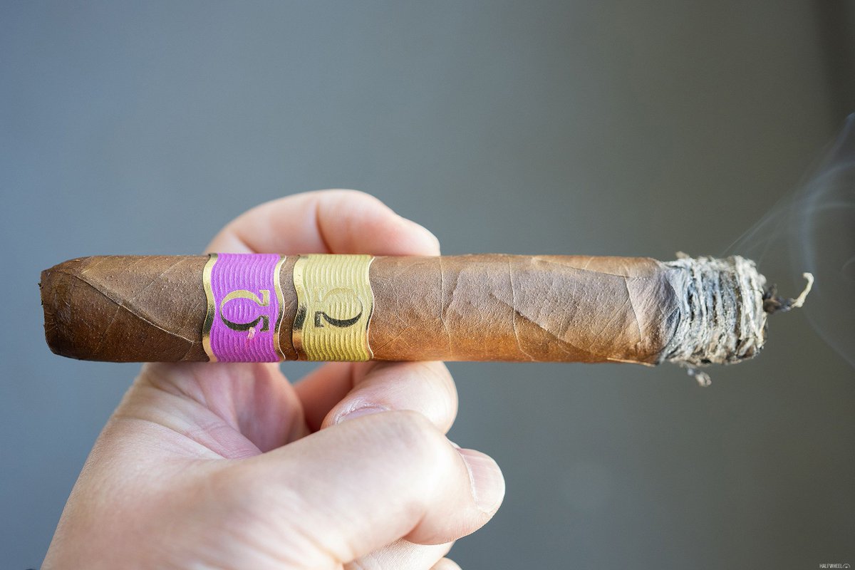 halfwheel's tweet photo. Gran Habano Persian King Omega Omega #cigars https://t.co/ixapIIEdrw https://t.co/d5eLmBtBLh