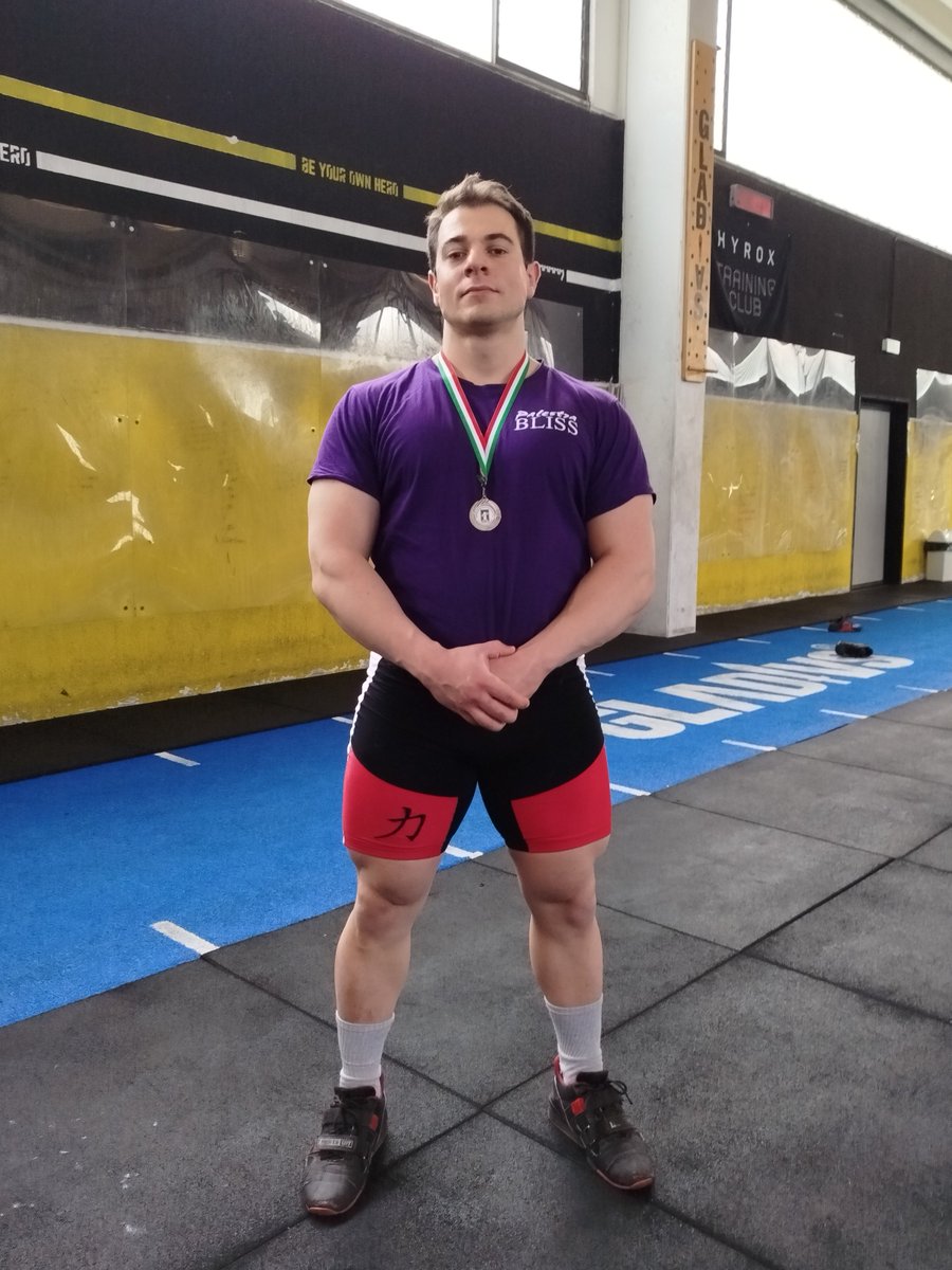 LucaDomizio's tweet photo. But why? 
🦧🥈
#Powerlifting https://t.co/RXPm7zBe5i
