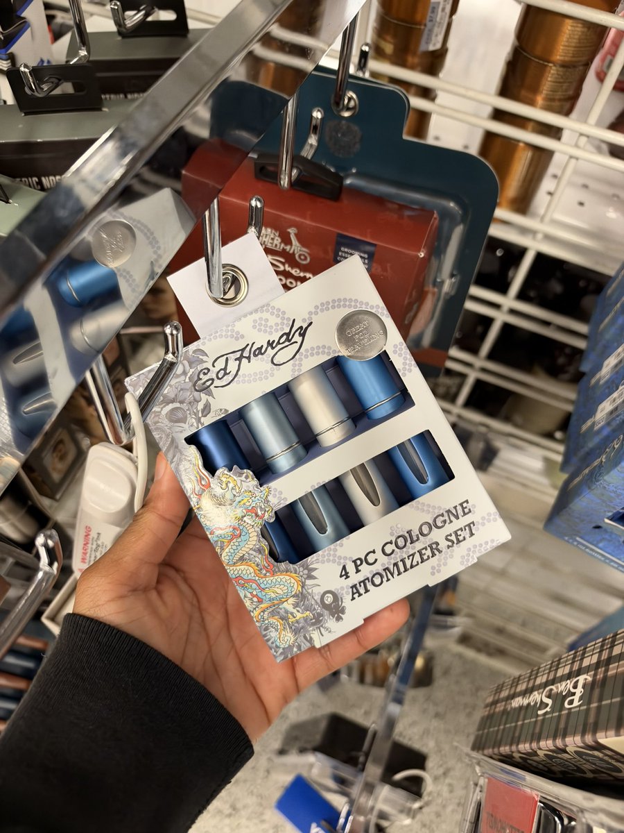 DREWINCOLOR's tweet photo. Ross will put a Ed Hardy dildo up your ass if you not careful https://t.co/blknvy9ZpC