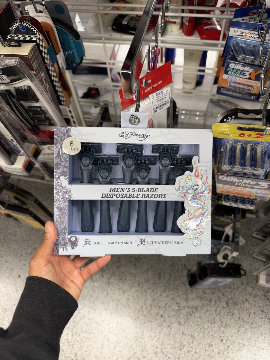 DREWINCOLOR's tweet photo. Ross will put a Ed Hardy dildo up your ass if you not careful https://t.co/blknvy9ZpC