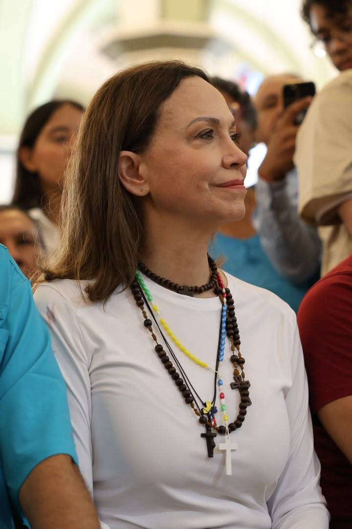 JuanPGuanipa's tweet photo. El “acabado” // El que lo crítica https://t.co/Ow6OHdxvpd