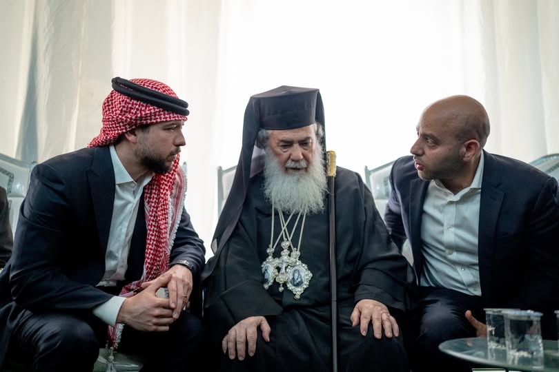 BUEJordan's tweet photo. سمو الأمير الحسين بن عبدالله الثاني ولي العهد، خلال تقديمه واجب العزاء لذوي شهداء الهجوم الإرهابي على كنيسة القديس جورجيوس للروم الأرثوذكس في محافظة الكرك، يؤكد أن الاعتداء على المواطنين في دور العبادة عمل جبان وغادر، مشيرا إلى أن الهجوم الإرهابي هو... #Jordan #KingAbdullahII https://t.co/6sDAsxSVIl