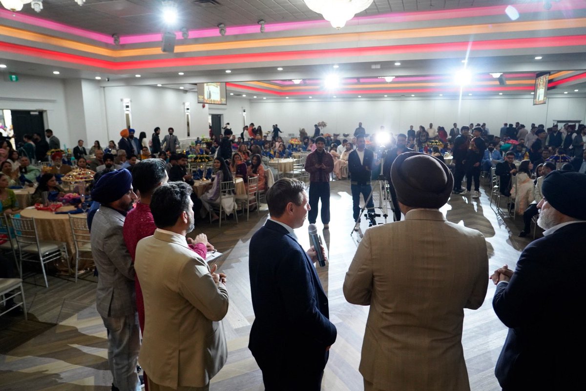 patrickbrownont's tweet photo. Happy to attend pre Diwali galas across Brampton this weekend.  

Tarun and Nedi Genda'a Diwali Party 

5th Annual Dil Se Diwali Celebration hosted by Sunil Sharma

5th annual High Voltage Diwali celebrations hosted by Harvinder Virk. 

Happy #Diwali to all! https://t.co/mrnxj28bDm