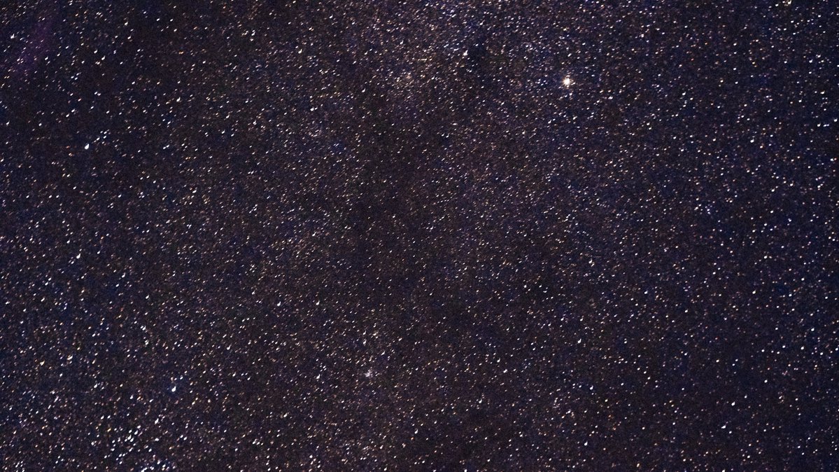 FernDots's tweet photo. Halloween vibes are off to a damn good start

#halloween #spookymonth #photography #astrophotography https://t.co/M5NPhJpTwM