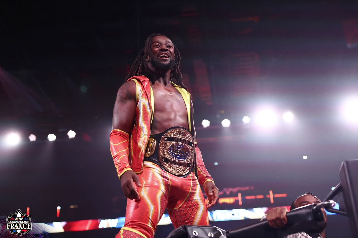 jaxonparadrs's tweet photo. @HeightsofAngelo So Jace Dune, Jax Dune - The First Sons - last time defending as champions.
End of tonight, you're looking up at the lights, and you're looking up at NEW CHAMPS - Angelo Heights and Jaxon Paradise.
Look up... Paradise is here. And Paradise is leaving with GOLD! https://t.co/U5GUQaqgNU