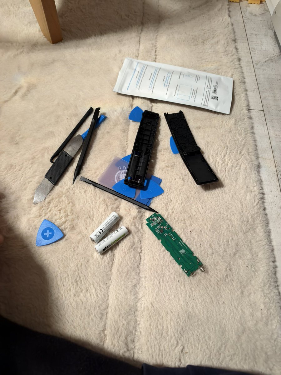 PetrHurtak's tweet photo. Physically removing all microphones from my Samsung TV 🫡. I had it only in remote, which still works fine after the removal. https://t.co/1btAjFHzJk