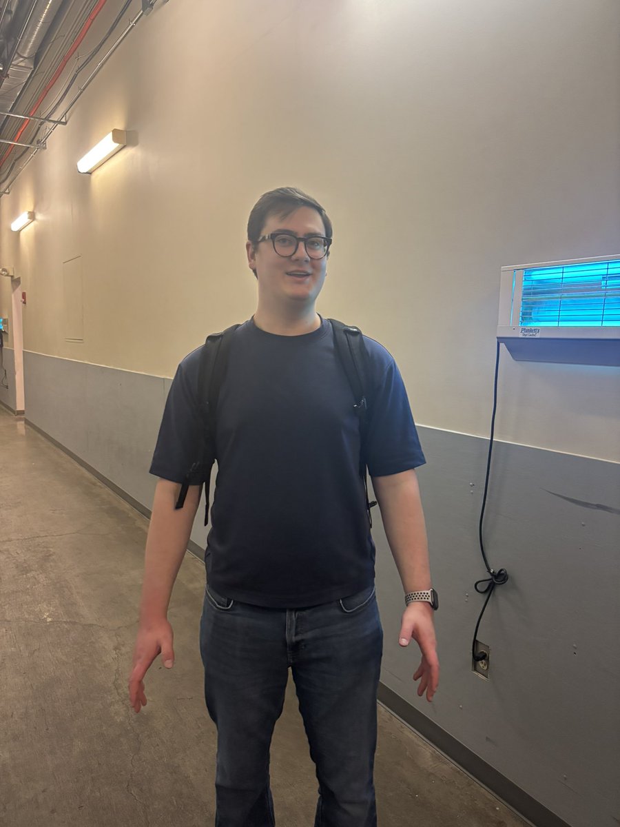BCN10NT's tweet photo. walked into the game arena back hallways to help put away some chairs. as I was leaving, I encountered a strange man standing next to a light. I said “what are you doing here?”. he simply replied “I like it in here”. https://t.co/IE69NdaXWM