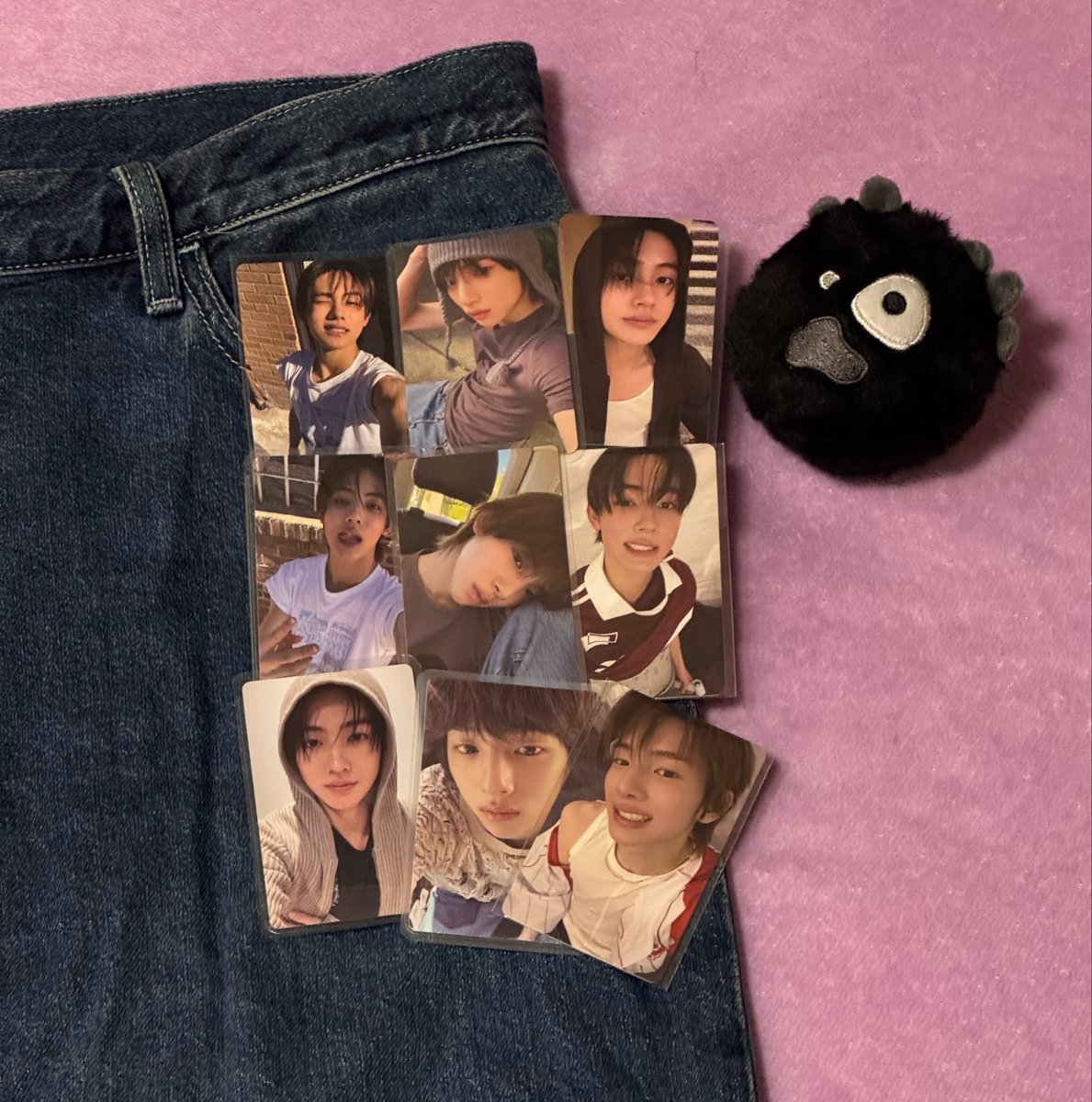 904buys's tweet photo. left pocket vs right pocket? 🤷🏻‍♀️ https://t.co/FixhNe5N2D