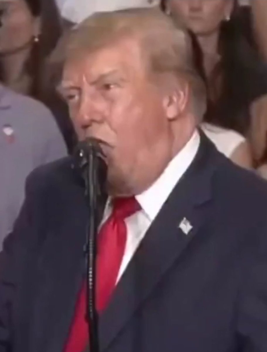 FarbenSeven's tweet photo. Trump's weird noise sounded like a frog croaking. Maybe he's sending a hidden message and asking for mercy. https://t.co/LUgPnneagm