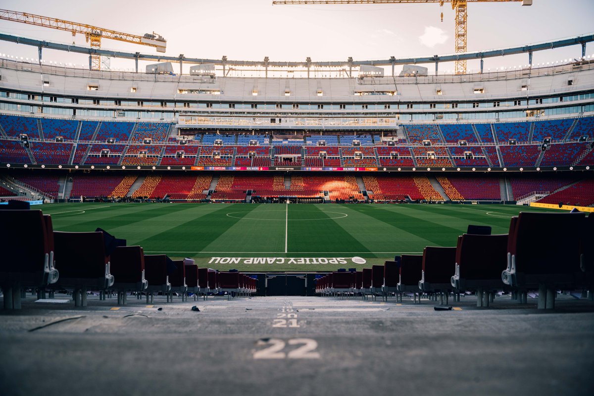 FCBarcelona_es's tweet photo. Bienvenidos y bienvenidas a #ElClásico https://t.co/BiMiq3i4rP