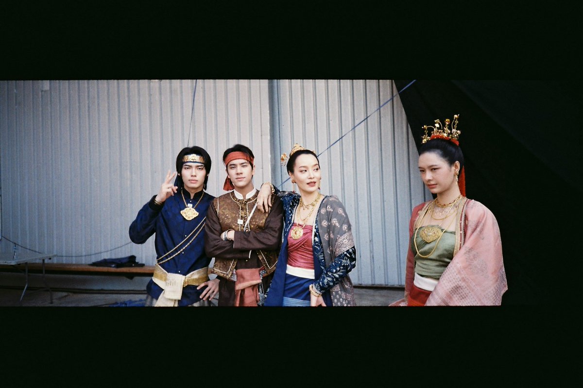 SHTH_archives's tweet photo. 🎞✌🏻🤏🏻
Cr. Fonkanittha.k

#ScarletHeartTH  #ปาฏิหาริย์ข้ามกาลเวลา #tontawan #winmetawin #mynameisnanon #phuwintang #PerthTanapon #fforce_ #tawan_v #Fourthnattawat #MilkPansa #aye_sarun #ciizezphr #parnpeet https://t.co/B5nLKgFHJW