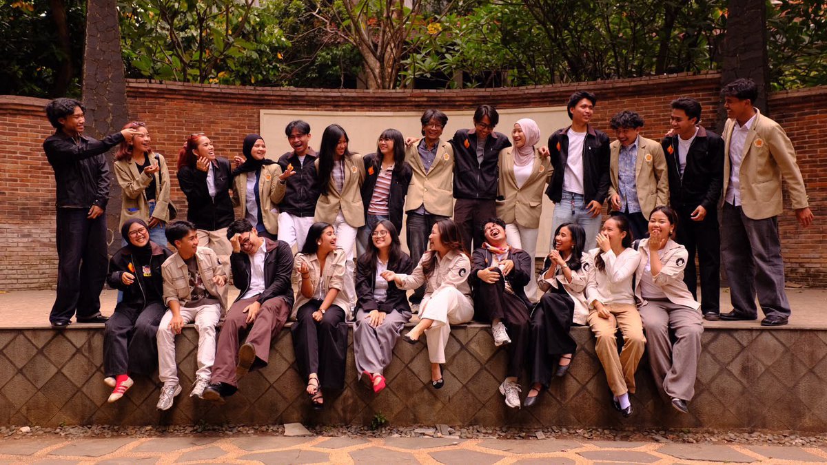 Handlichting's tweet photo. seruuuu banget breeeeee https://t.co/naQ9YpST8E