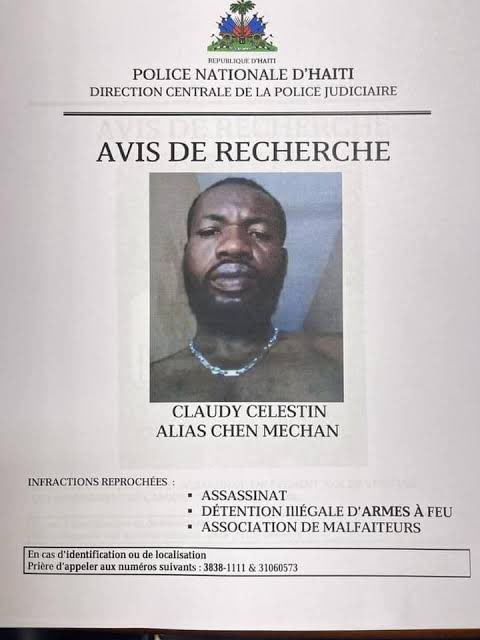 RTConfiance's tweet photo. Alors que Lanmò 100 Jou et Jeff Gwo Lwa se sont réfugiés dans la commune de Saut-d’Eau depuis mercredi dernier, et que Chen Mechan s’est retranché à Marin 12, les petits soldats barricadent leurs fiefs et prennent la population en otage. En effet, à Shada, les deux ponts sont bloqués depuis hier samedi. Des pneus usagés et des troncs d’arbres sont disposés sur les routes, tandis que des individus armés interdisent aux motocyclistes de circuler. La zone de Santo 11 est également paralysée depuis hier, avec des barricades érigées à différents endroits. Plus inquiétant encore, les gangs retiennent des civils dans ces zones afin de les utiliser comme boucliers humains. @RTConfiance