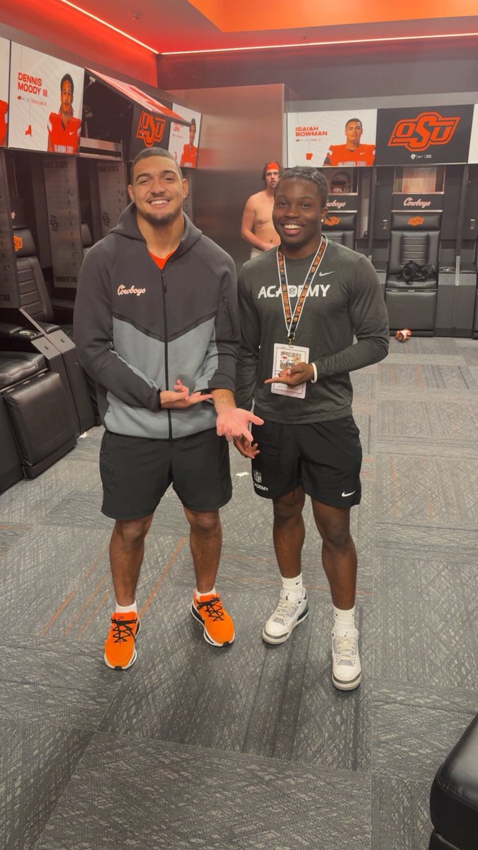 nathanKmorris's tweet photo. Had a great visit at @CowboyFB homecoming game thank you to @PCobbs43 and @JasonMartinezz  for the invite and hospitality #GoPokes https://t.co/41TS2EAItG