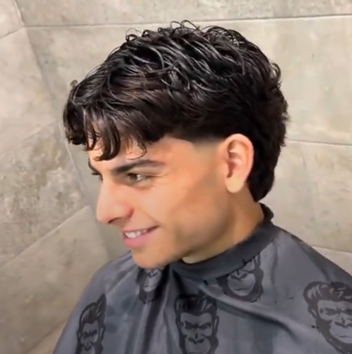gorethony's tweet photo. tiny omega doesn’t know how to ignore https://t.co/g3VvhVrWLY