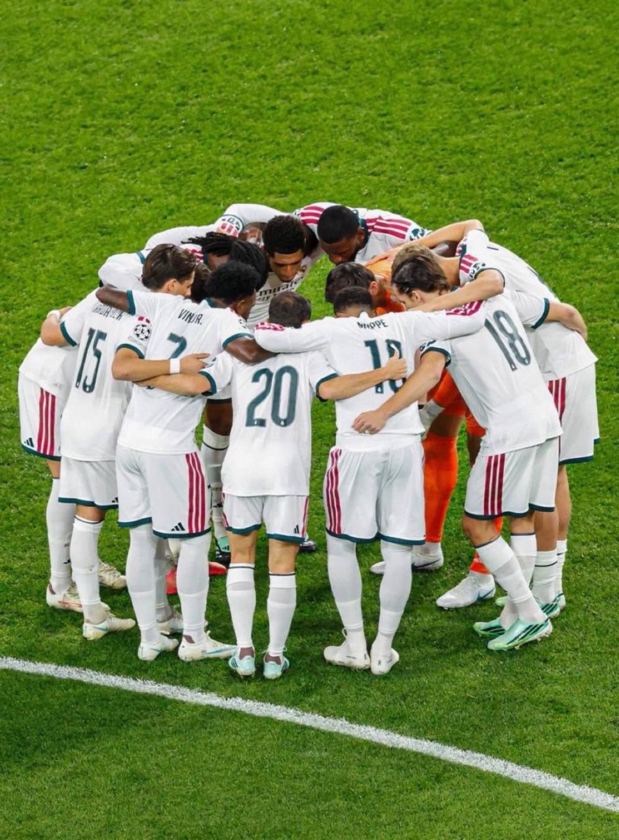 Gu1_5's tweet photo. - أعظم نادي في العالم يلعب كرة القدم اليوم 👑🤍 https://t.co/et5iec3udp