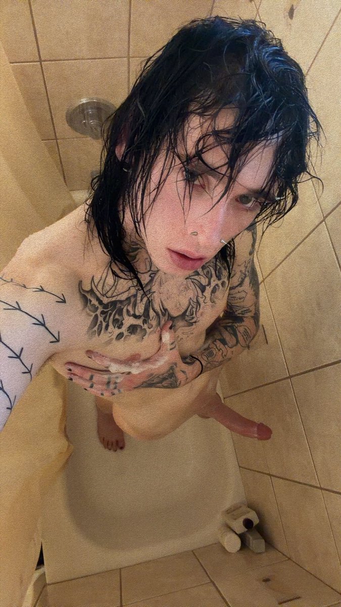 thebakingvamp's tweet photo. Sinful Sunday or whatever https://t.co/gz3e98Nnua