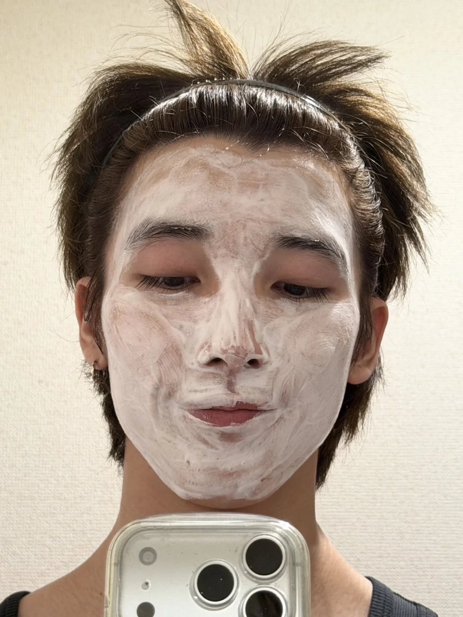 dansun_rev3's tweet photo. スキンケア中も見せてくれるすき四坂さん(ありがとう、MYBUZZBEAUTY他メンノン記事) https://t.co/RWBfM8YYoJ