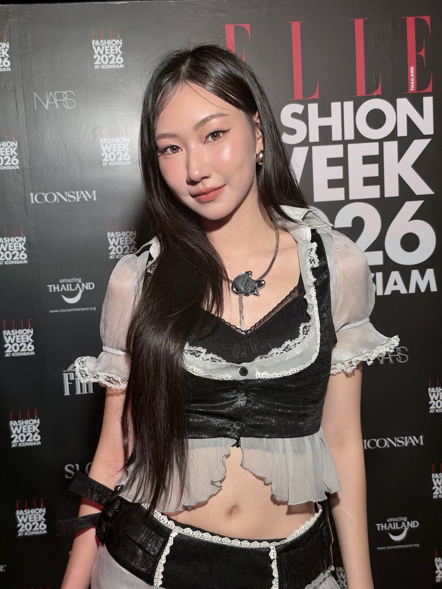 iimmyyim's tweet photo. #ELLEFashionWeek2026
#EFW26ATICONSIAM
#SeeYouAtTheTent
#ICONSIAM https://t.co/ubSGvex8Co