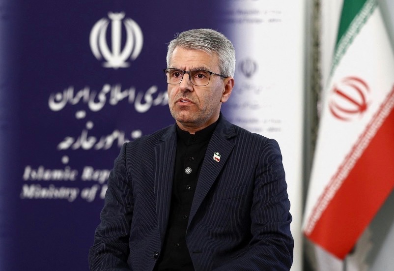 c14english's tweet photo. 🚨🇮🇷🇺🇸 DEVELOPING: IRAN AND US MAINTAIN TENSE CONTACT AS TEHRAN REJECTS DEMANDS FOR SURRENDER

Amid escalating tensions, Iranian Foreign Ministry spokesman Esmail Baghaei confirmed Tehran continues exchanging messages with Washington through intermediaries, including Qatar, while accusing the Trump administration of demanding Iran’s complete surrender — terms he insisted Tehran would absolutely refuse.

Unsurprisingly, the exchanges have not produced any tangible progress or diplomatic breakthrough.