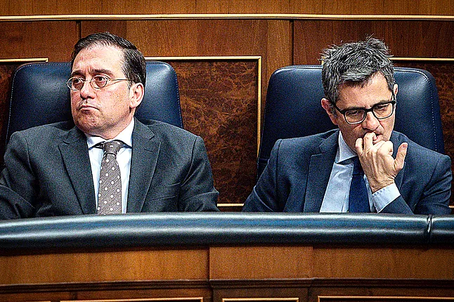 veintimillapie's tweet photo. Exteriores sólo acredita que el 0,3% de los 'nietos' cumple los requisitos para votar el 29-N.
Pues veo una clara prevaricación, delitos contra la ley electoral, los consulados, embajadas y Ministerio de Exteriores implicados, a los Tribunales. https://t.co/DW71PlRzIq