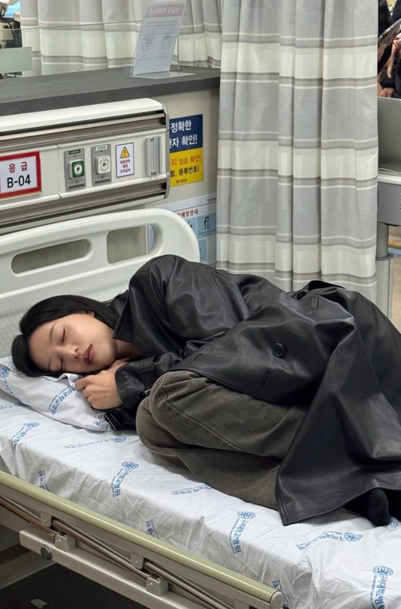 hibael5578's tweet photo. Gye Su-jeong went to sleep after eating all the food🎀
#doctorx #kimjiwon https://t.co/wIfbc3SRiX