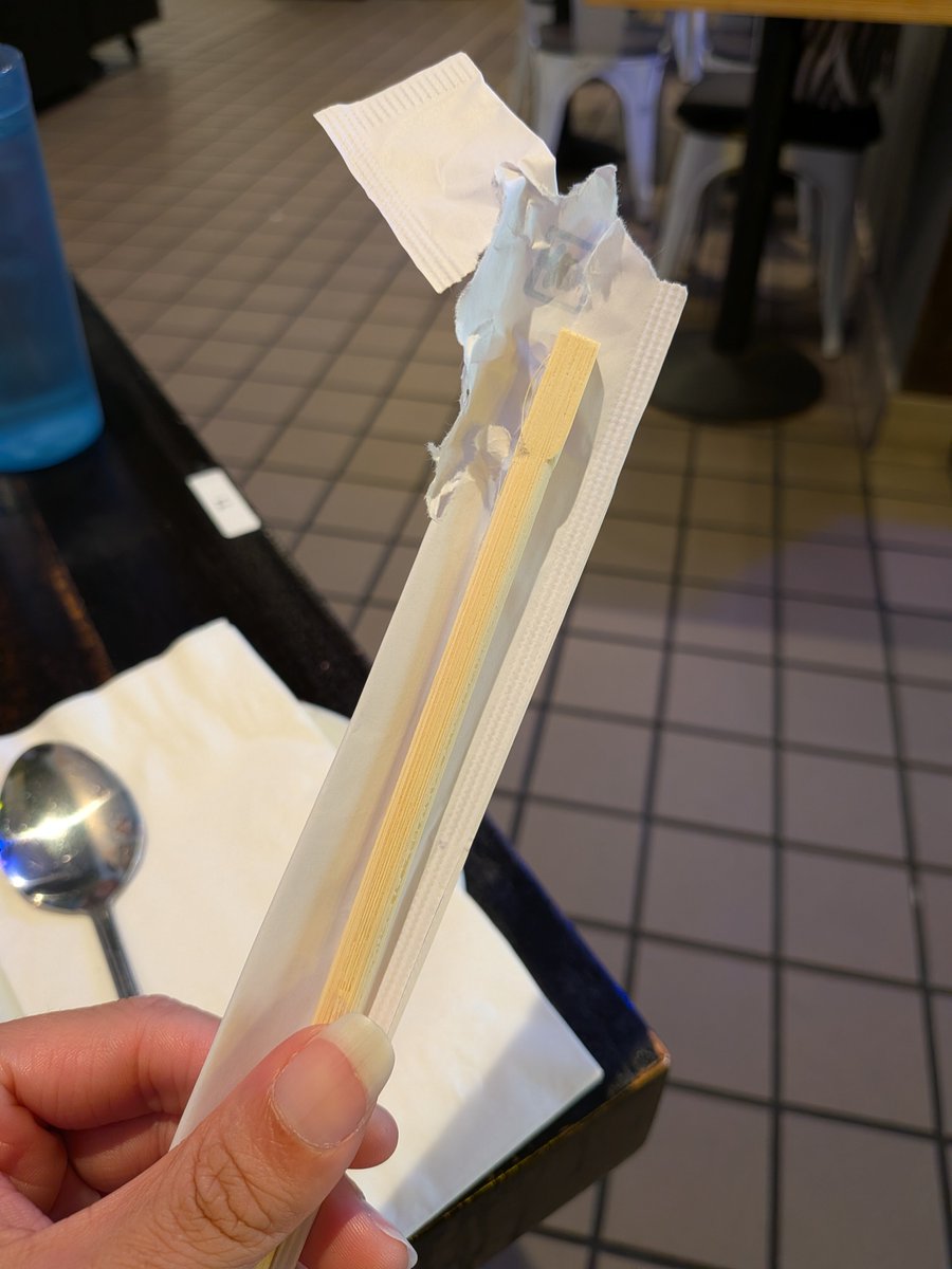 UtilityCalc's tweet photo. Pulled a single chopstick out of a packet. Is this a good or bad omen? https://t.co/89HKvV8WZY
