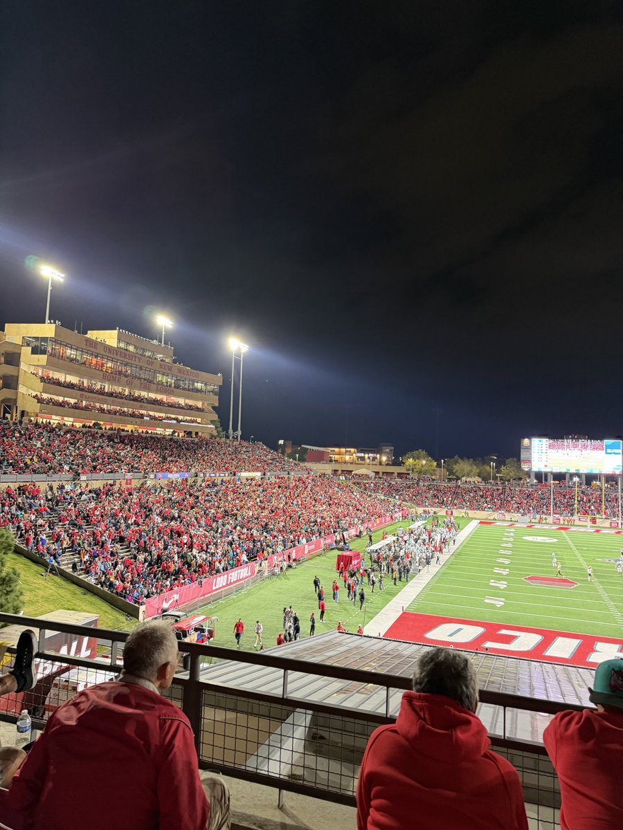 FreddyLA7's tweet photo. The UNM game last night was such a cool experience and made us think that we might actually prefer games in smaller stadiums.

The atmosphere feels more personal and you keep running into the same people over and over again. At the tailgate, in the stadium, after the game at Raising Cane’s.

Obviously the experience in those huge 80,000+ stadiums is hard to beat but these smaller venues have their own charm too.

And the atmosphere last night was really good as well!