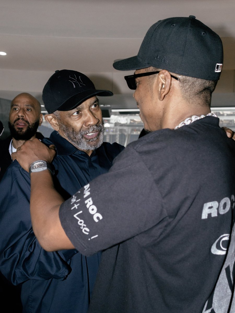 wavecheckers's tweet photo. Jay-Z &amp; Denzel Washington 🔥 https://t.co/wnApVPeHCQ