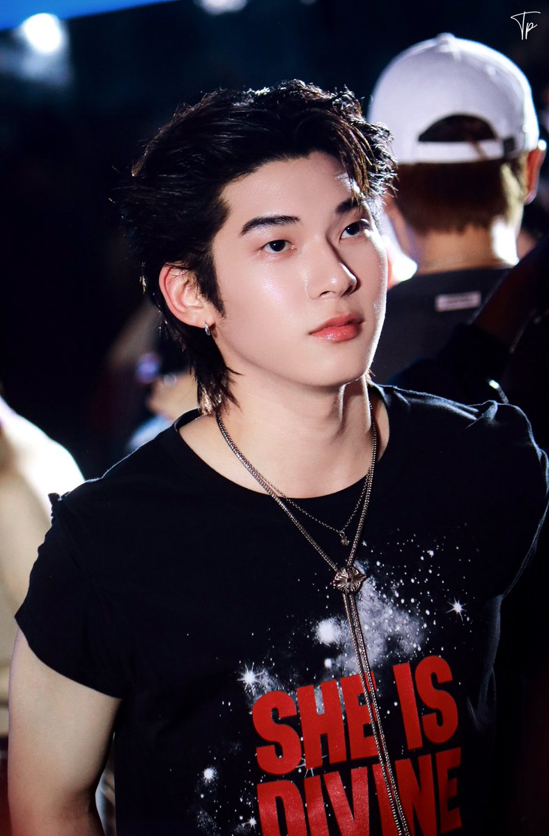littlediaryofTP's tweet photo. #twnpich ; นอกจากคำว่า “หล่อชิบหาย” ผมก็ไม่มีคำไหนจะให้คุณแล้ว คุณวันพิชิต 🫩🧎🏻‍♀️

TEETEEPOR HOOKS EFW26
#TTPatEFW26ICONSIAM https://t.co/VBAzAzL4hM