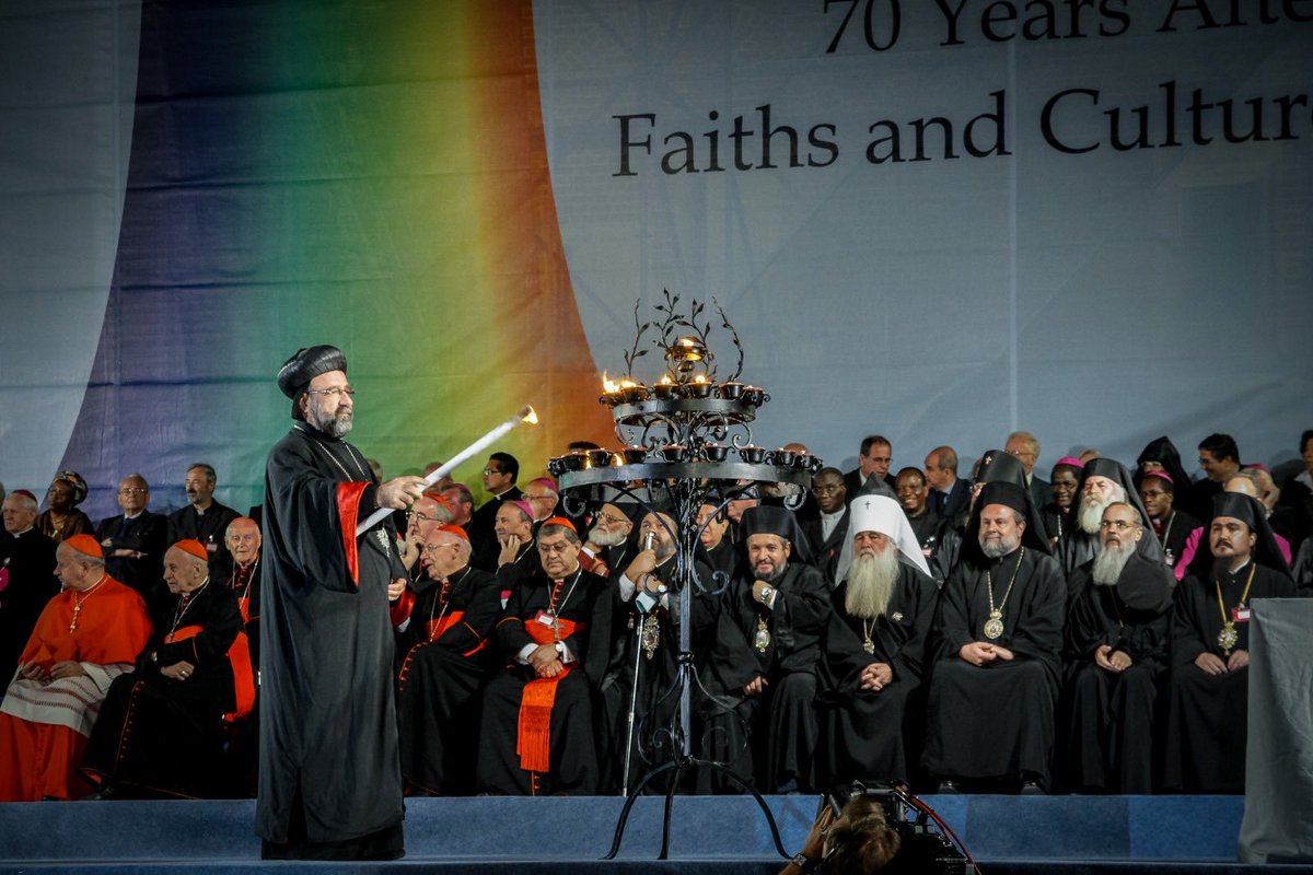 santegidionews's tweet photo. Gijun Sugitani, che ha partecipato fin dall’inizio agli Incontri nello spirito di Assisi, ricorda Mar Gregorios Ibrahim, metropolita di Aleppo rapito e ucciso nel 2013. “Era consapevole dei pericoli che correva ma è rimasto fino all’ultimo un grande testimone della pace” #Assisi https://t.co/lGkdayKqPy