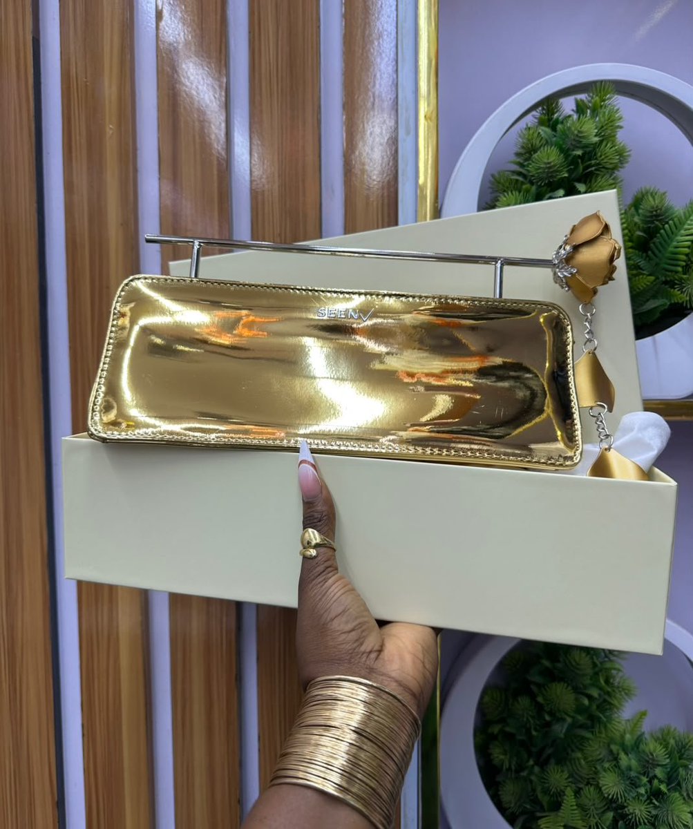 Adetotz's tweet photo. Chic purse
N43,000
Please repost https://t.co/FhJMlC7Mr8