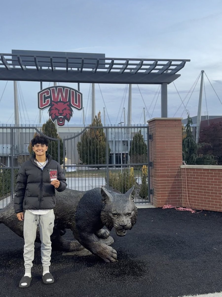 b_storm365's tweet photo. Thank you @CoachAnguayCWU and @CWUFB for an amazing visit! You guys are exactly the type of coaches I want to play for! https://t.co/QYlh6gDJbZ