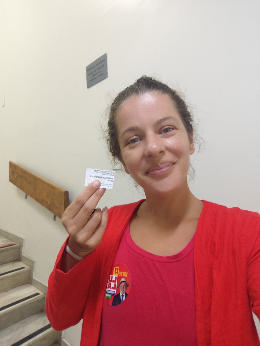 marcelleitee's tweet photo. #EuVotoFazendoL 
#EuVotoFazendoL #LulaVaiVencer  #LulaPelaDemocracia #LulaOMaiorDeTodos https://t.co/dJ0sww9QQa