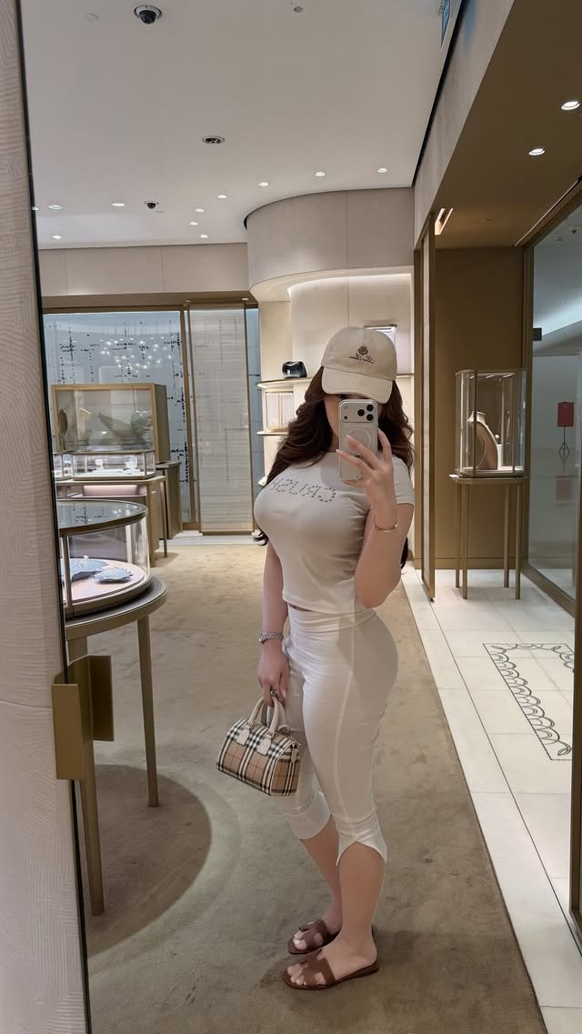 Crott_banyak's tweet photo. So sexy 🥵 https://t.co/TLqX6Pp9Te