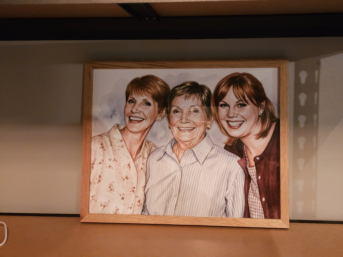 PrintWorthyArt's tweet photo. Three people, one favorite moment, and a custom framed watercolor portrait made from a photo. 🎨 A personalized art gift designed for display. https://t.co/MFmcNa4Bx4 #FamilyPortrait #WatercolorArt https://t.co/8nEQbUwg1c
