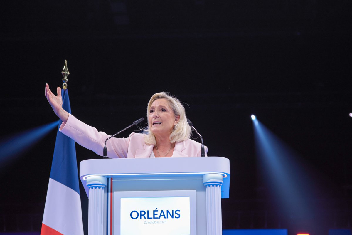 MLP_officiel's tweet photo. Dire bonjour, respecter une file d'attente, préserver le silence, prendre soin de l'espace commun, céder une place, protéger le plus fragile : ces gestes en apparence minuscules portent en eux toute une conception de la société.

Nous renouerons avec le savoir-vivre à la française !