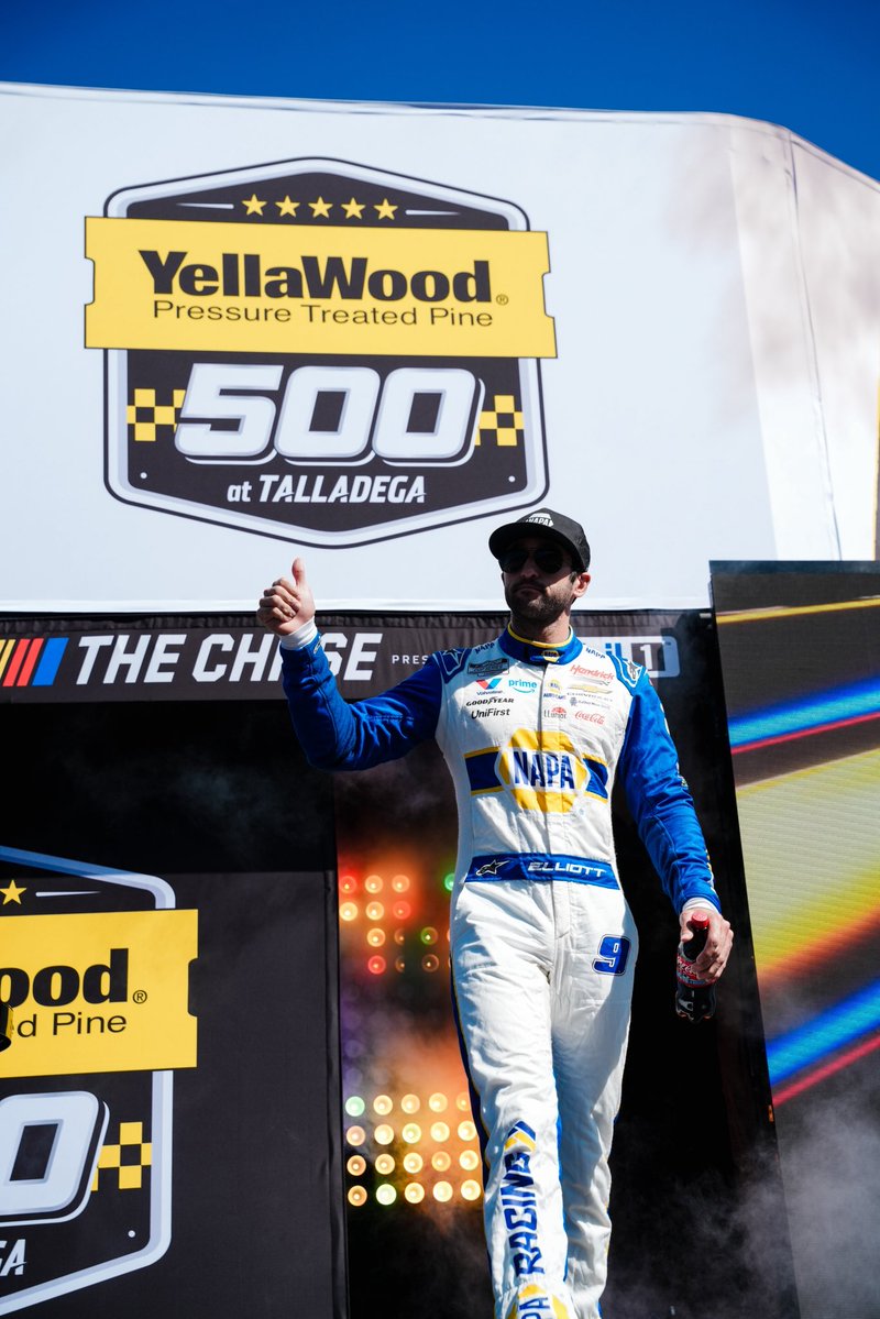 TeamHendrick's tweet photo. Go time! https://t.co/VQsAF8QEN5