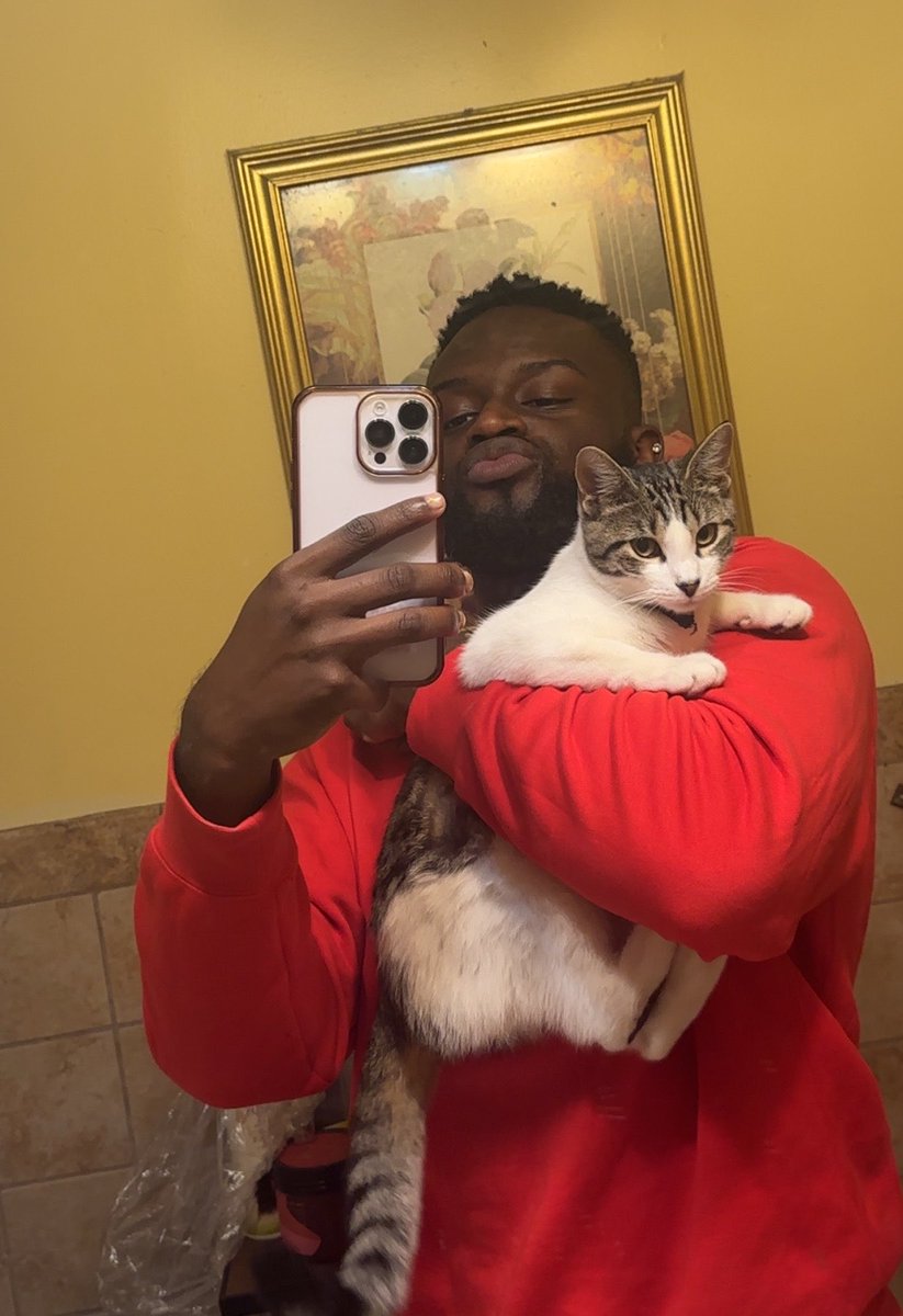OnKayTimeIKTR's tweet photo. Cat daddy #mlm #Pet https://t.co/gflNkK85L0