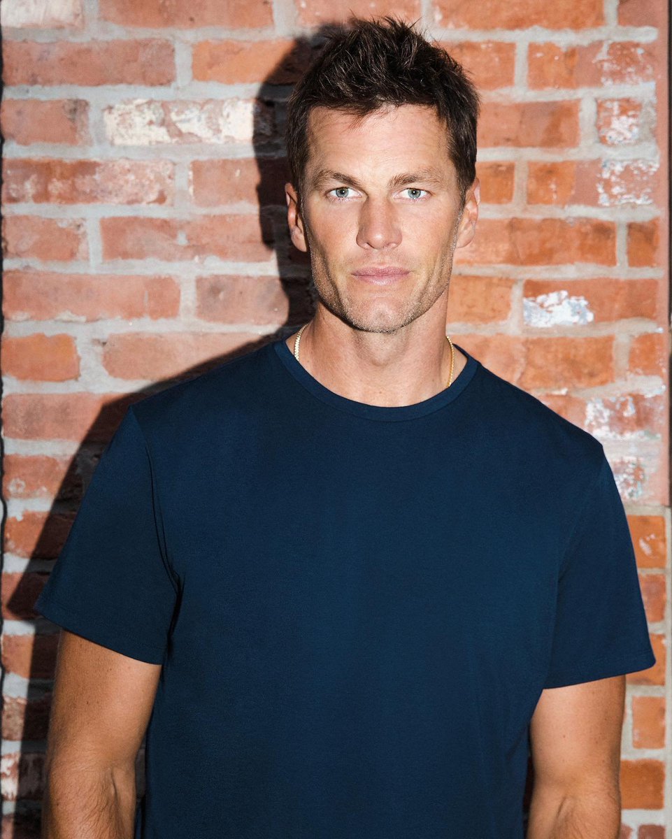 GP_oluwapelumi2's tweet photo. Tom Brady has reportedly confirmed on Instagram that he and Candice Swanepoel are officially in a relationship, and he’s ready to give love another chance. ❤️💝 https://t.co/PwZzRFGW0P