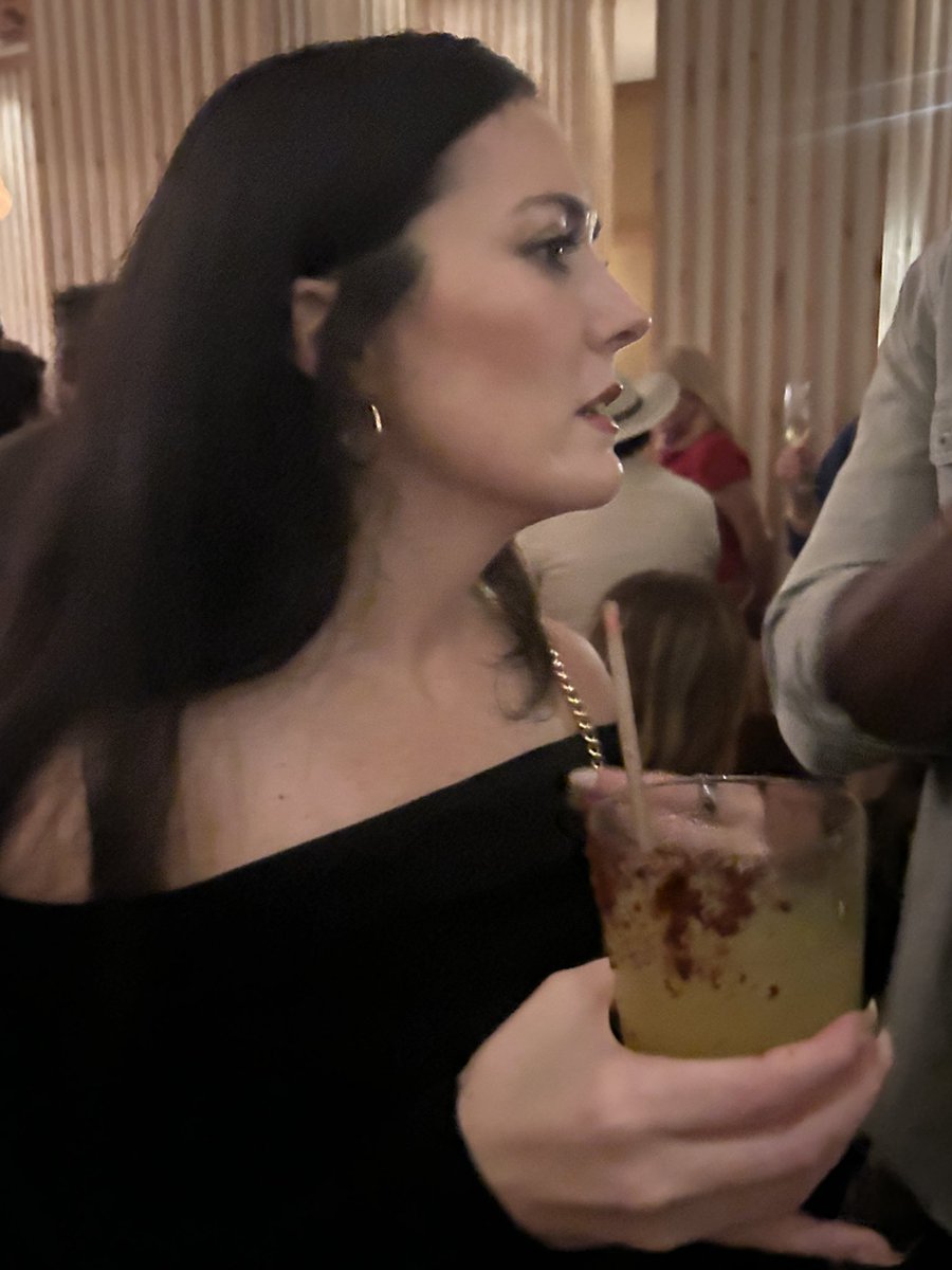 climatepaige's tweet photo. literal princess!!! https://t.co/BViHfBKq52