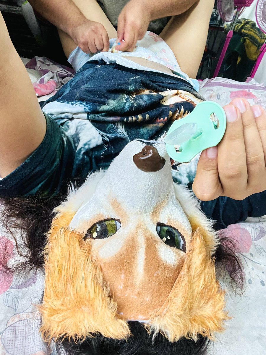 RoseLaAkitaInu's tweet photo. Quieres tu chupete #adultbaby es de @LittleforBig o tambien quieres que te cambien? Hay pañales de y mucho talco me pica. #adbl #babytherian #babyfur #babypuppy #adultkid #diaperlover #little #ab #dl #babyotherpaw #adultdiaper #fursuitdiaper #baby #therian https://t.co/6QsP8FtPoT
