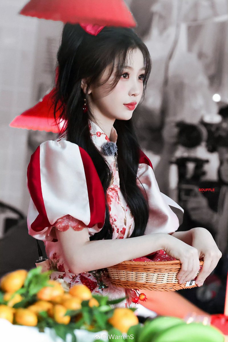 FKShi's tweet photo. #YuShuXin new reuters for the upcoming variety show 今天好好吃 / Jin Tian Hao Hao Chi. https://t.co/5Bz8JsUnWs