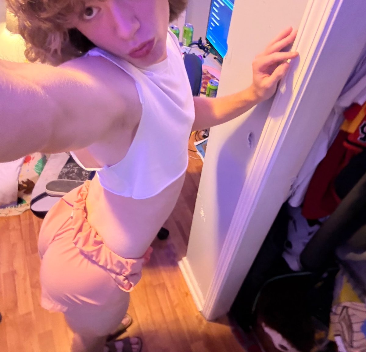 r58707's tweet photo. which one do i look the best in?? #fyp #mlm #gay #twink https://t.co/QvJw4tocFJ