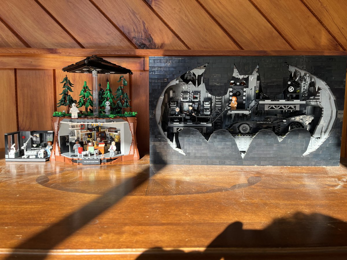 JustJoshinNH's tweet photo. XFiles and Scully Lab complete. Where did I put this?
Next to the Batcave, of course. https://t.co/Dx0wuHNAXd