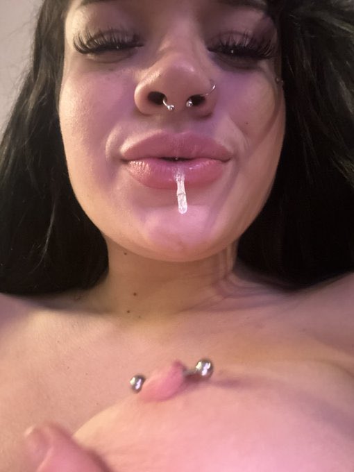 heyyjaee212's tweet photo. FaceTime?😍💦 iMessage in bio 😘💦 #slut #dick #trade #cheatergf #ass #latina #teen #horny #nsfw #dm #bbc #virgin #tight https://t.co/wiYqn9mssv